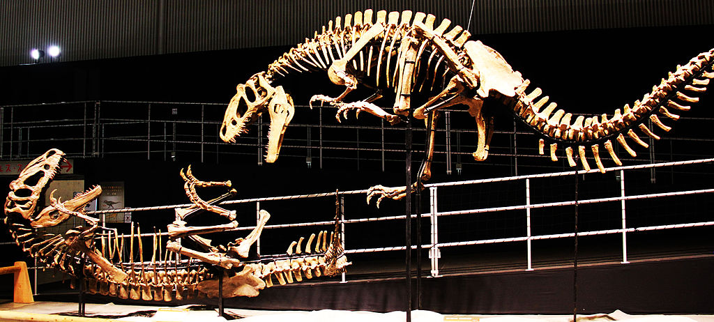 Leaping Yutyrannus Mount Laika