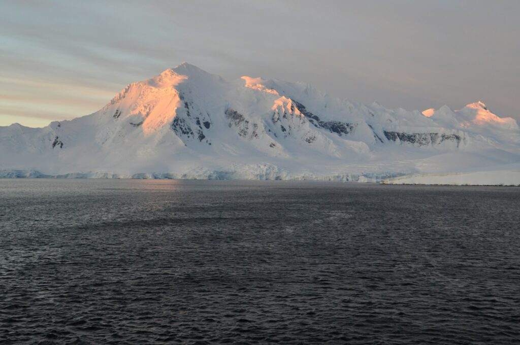 The Ancient Antarctic Landscape