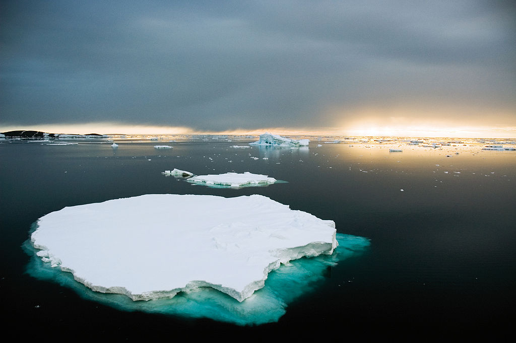 Icebergs are formed when pieces of ice break away from the Antarctic ice sheet