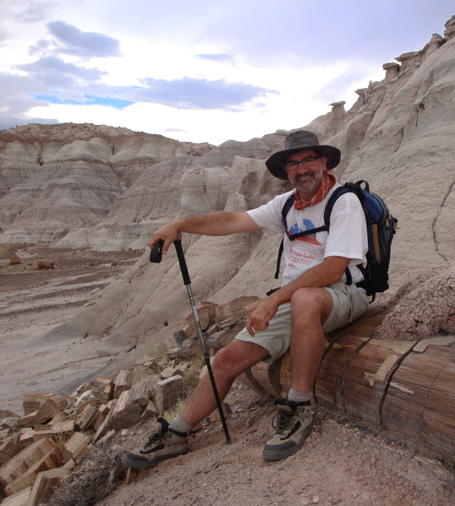 Dr. Luis Chiappe
