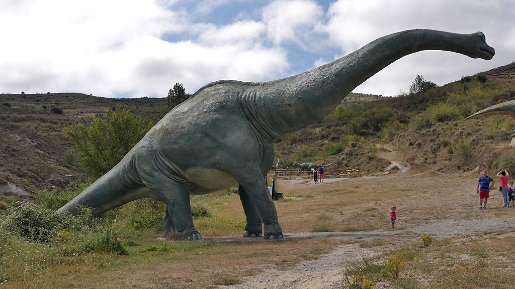 Brachiosaurus model at Valdecevillo Enciso