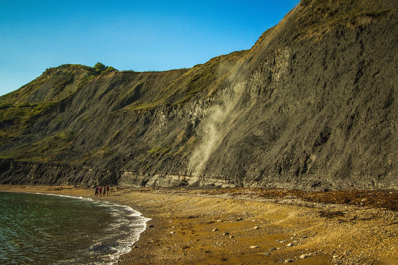 Mudslides and Landslides: Instant Burial Events (image credits: pixabay)