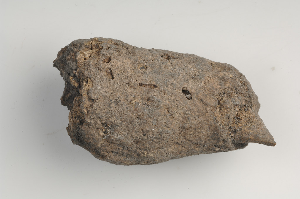 Modern Technology Meets Ancient Waste (image credits: flickr)