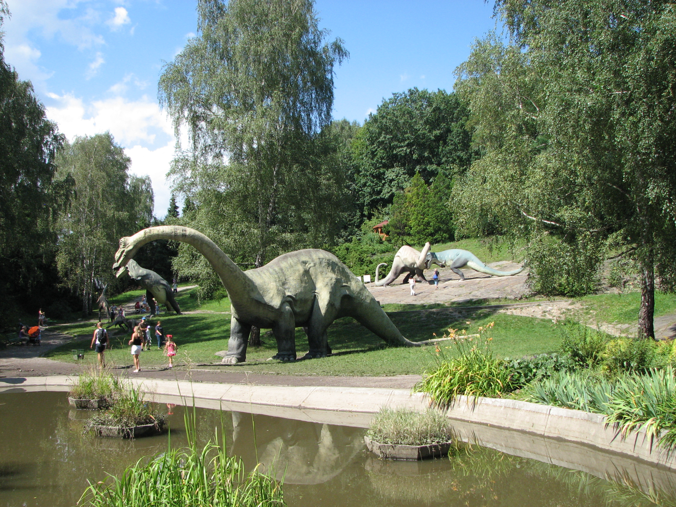 The Tail-Dragging Epidemic (image credits: wikimedia)