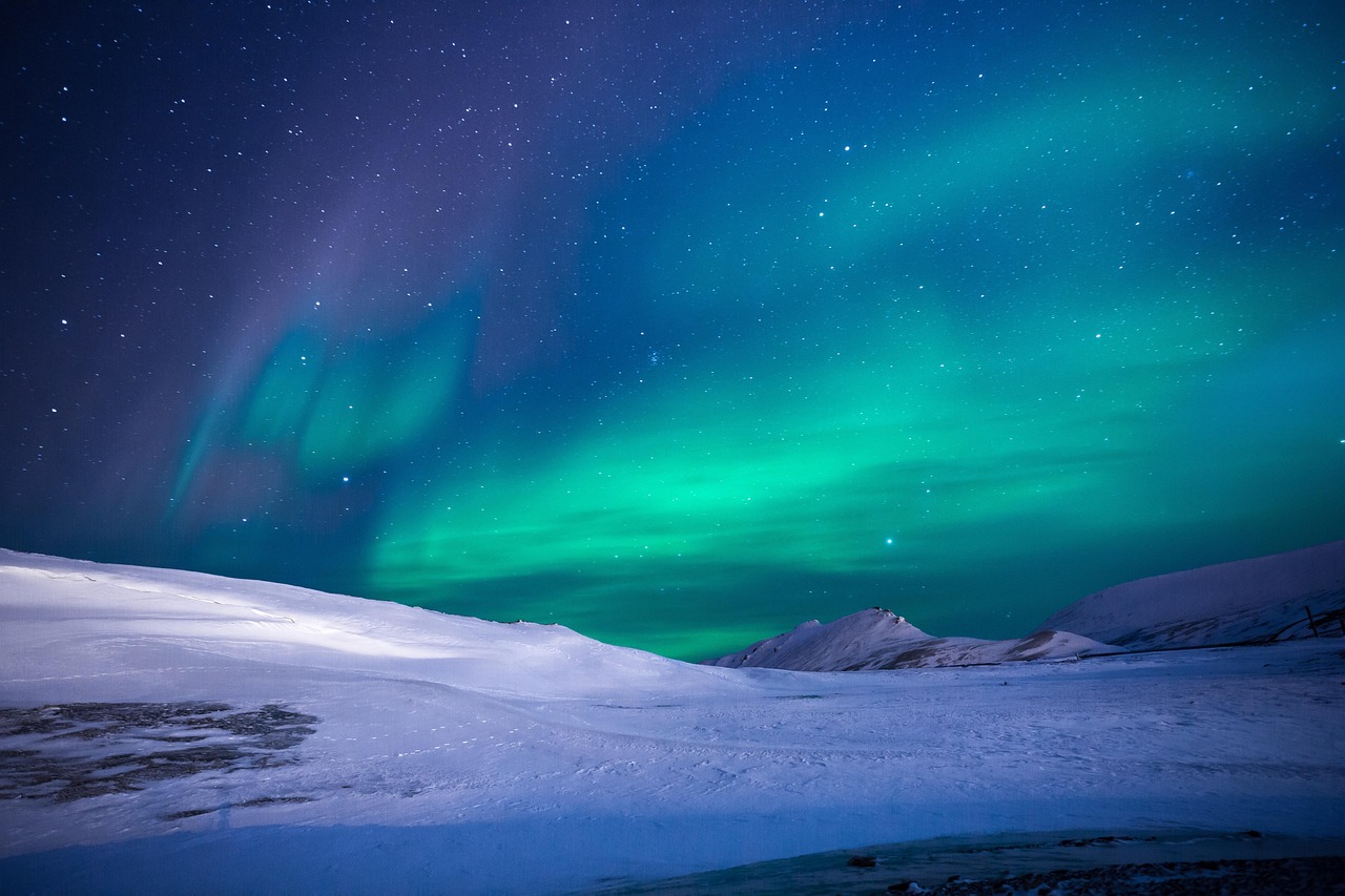 Magnetic Field Disruption: Earth's Shield Flickers (image credits: pixabay)