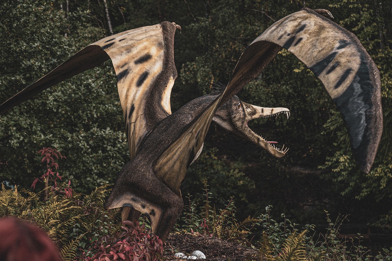 Birds: The Dinosaurs That Cheated Death (image credits: pixabay)
