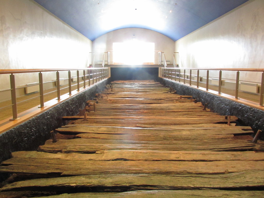 Beyond Human Remains: A Treasure Trove of Artifacts (image credits: Geograph Britain and Ireland, CC BY-SA 2.0, https://commons.wikimedia.org/w/index.php?curid=130742698)