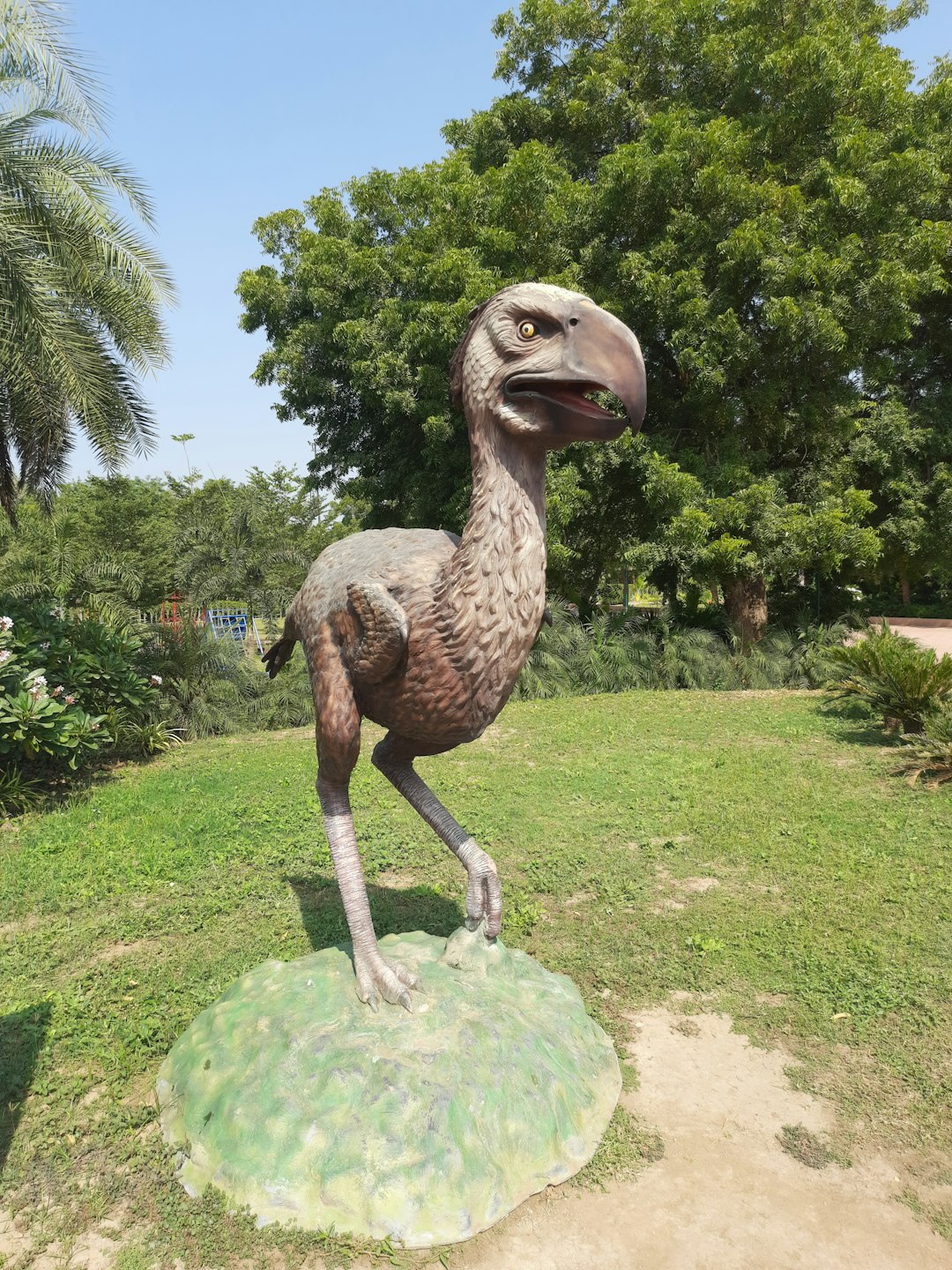 7. Chinese Feathered Dinosaurs - The Fossils That Proved Dinosaurs Had Feathers (Image Credits: Unsplash)