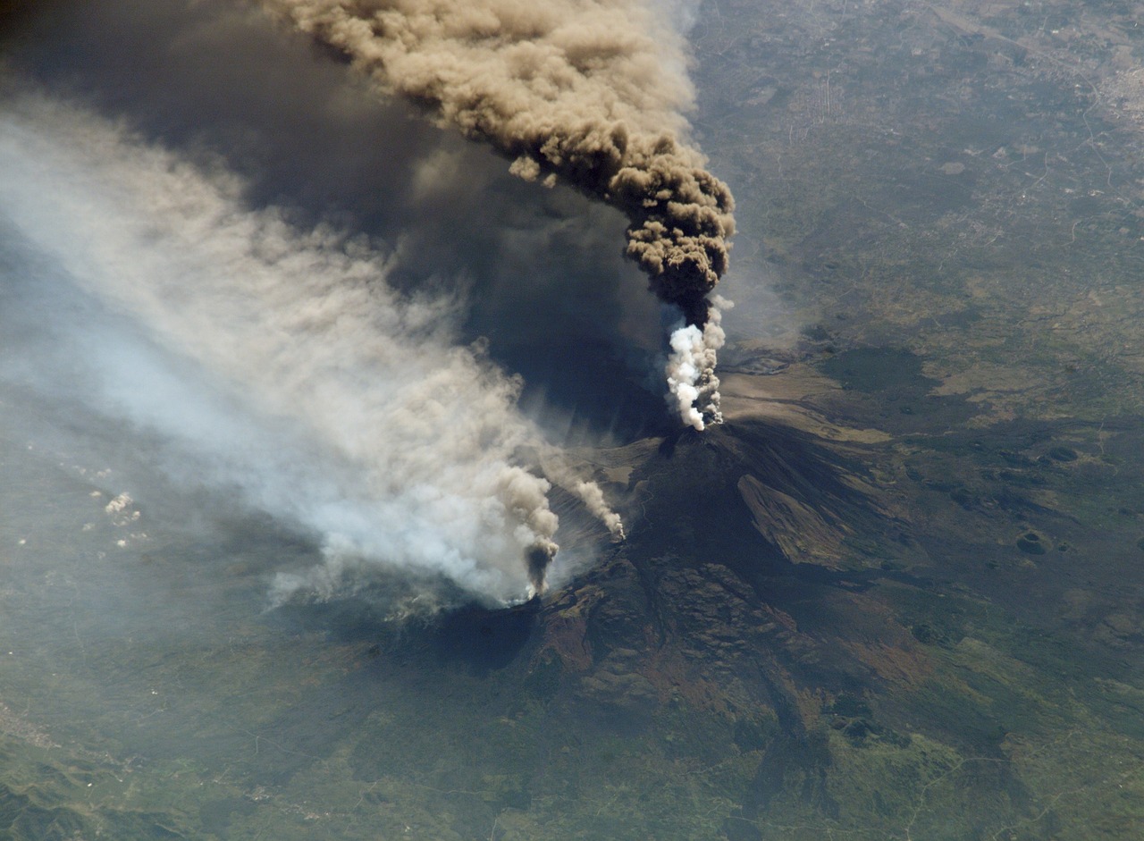 Volcanic Ash and Atmospheric Disruption (Image Credits: Pixabay)