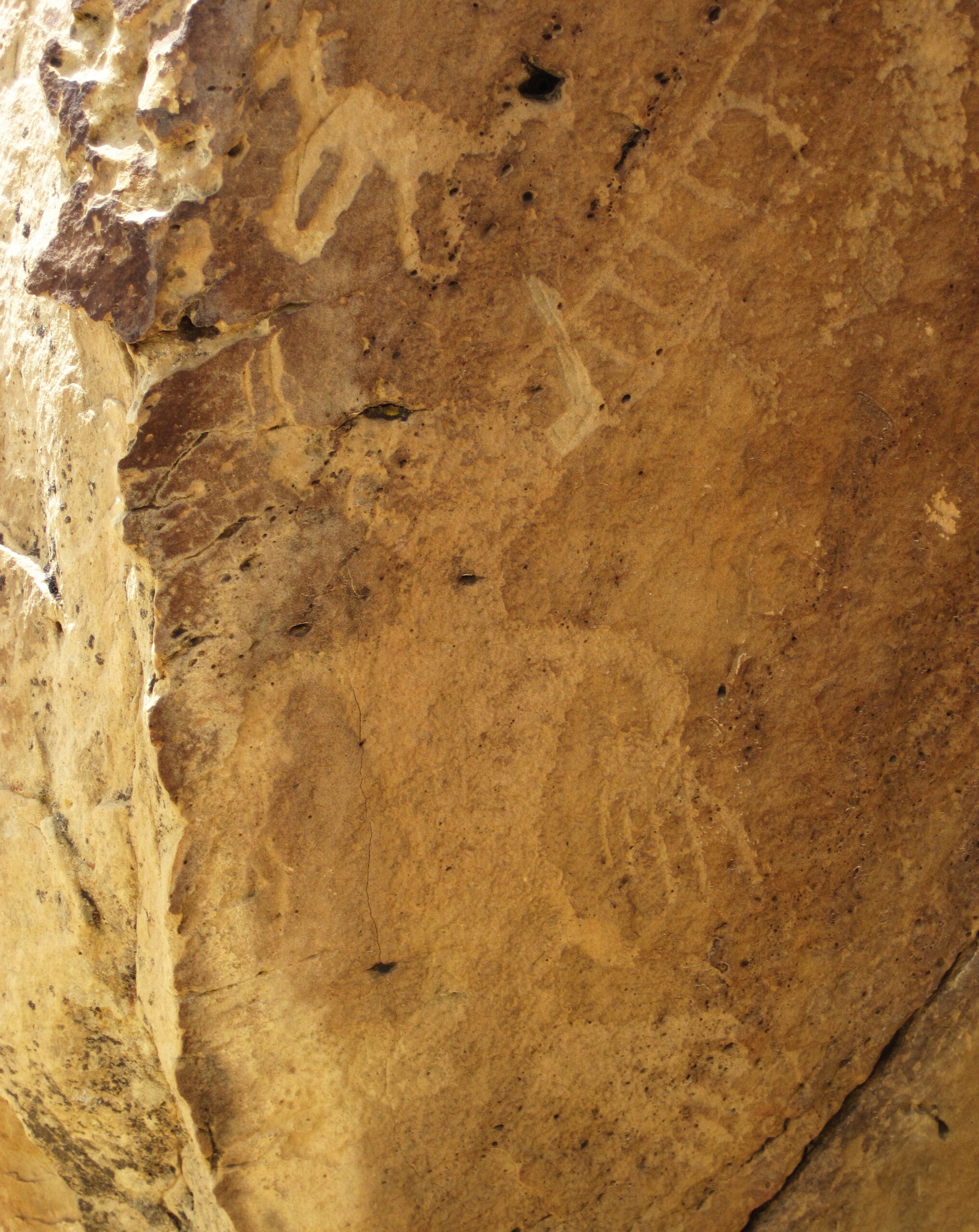 The Cliff That Defies Gravity (Image Credits: Wikimedia)