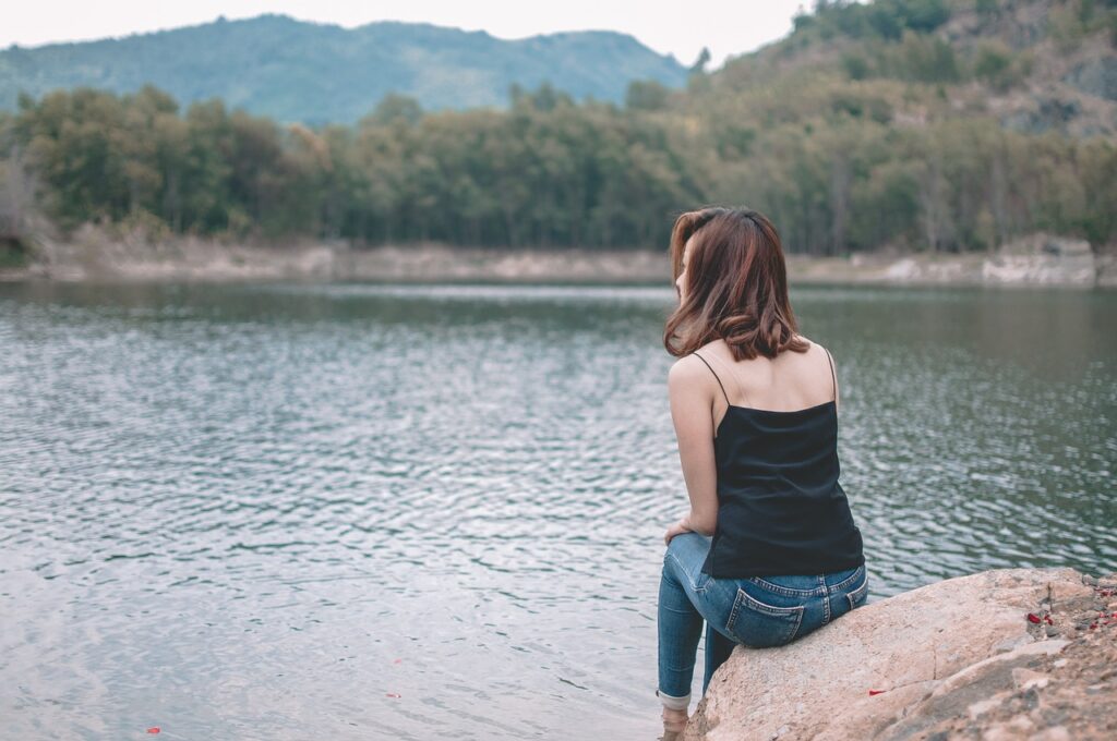 7 Hidden Signs You're More Introverted Than You Think
