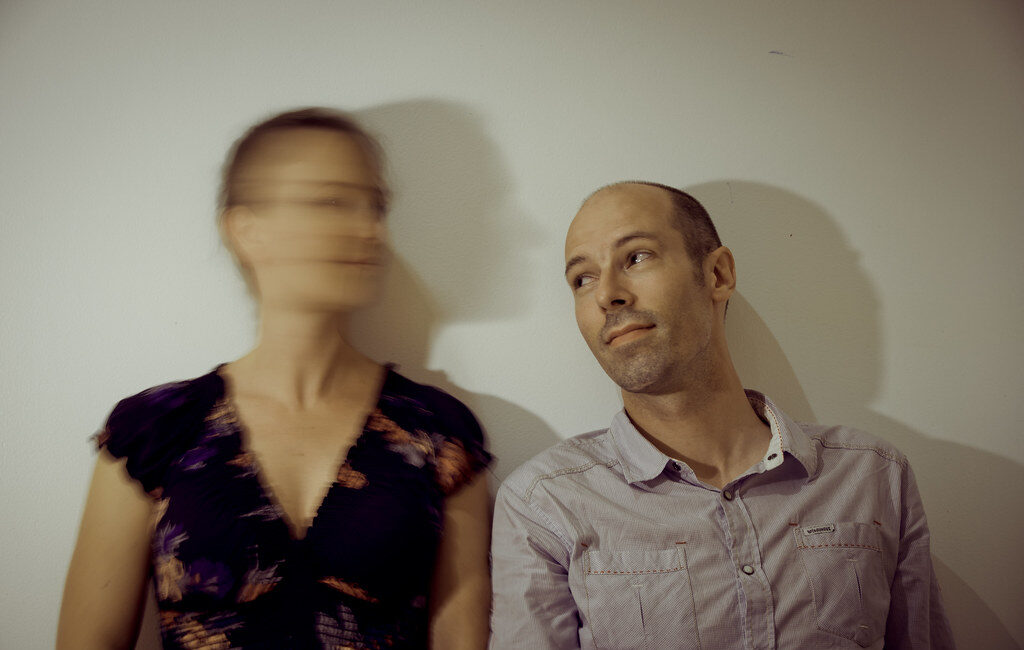 Incongruent Head Movements