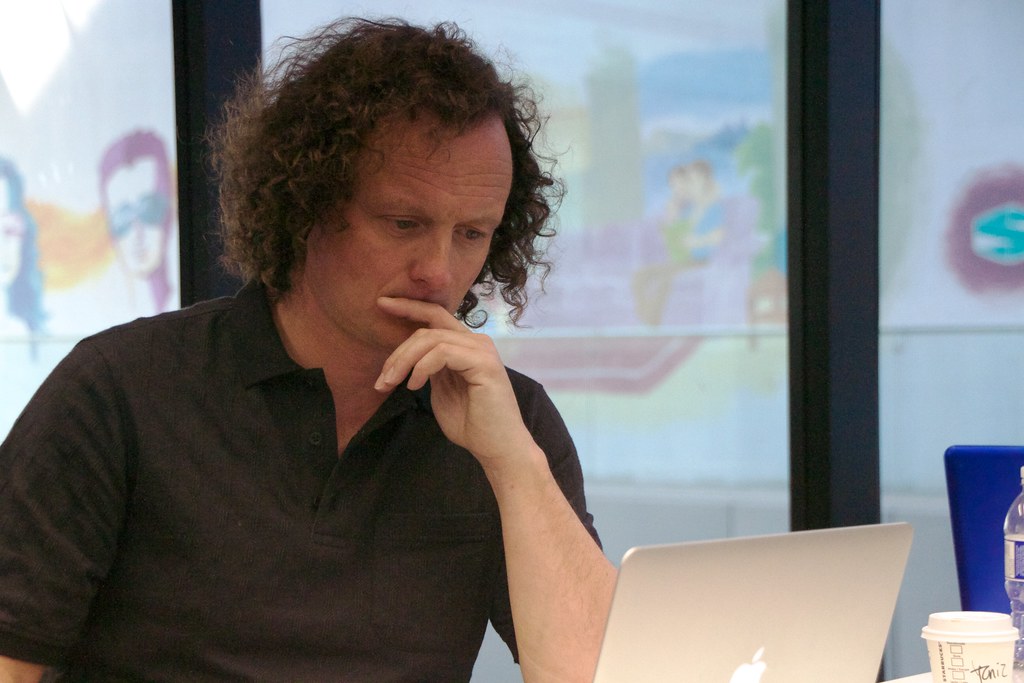 10 Subtle Habits That Reveal a Deep Thinker