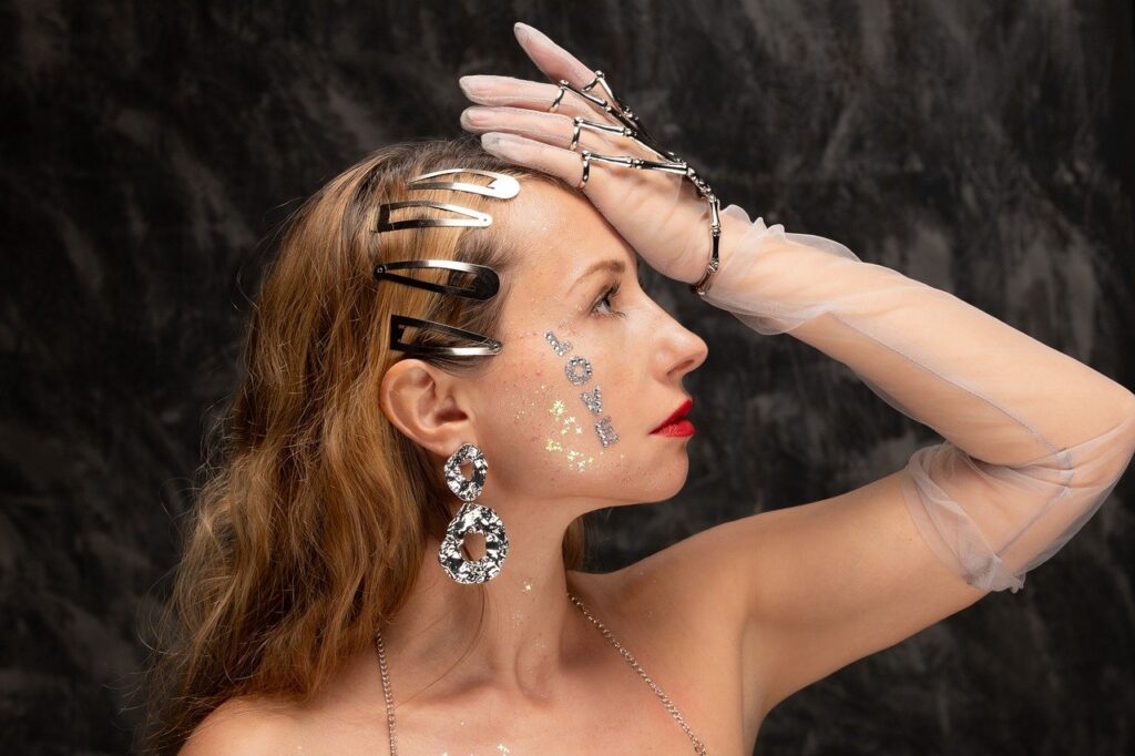 9 Things Women Wear That Men Secretly Hate (And Why)