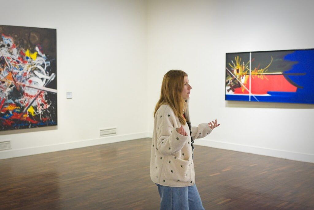 The Hidden Language of Body Gestures: What Non-Verbal Cues Really Mean