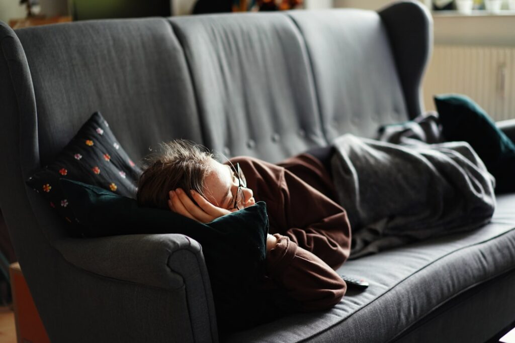 10 Obvious Signs Of A Genuinely Lazy Person