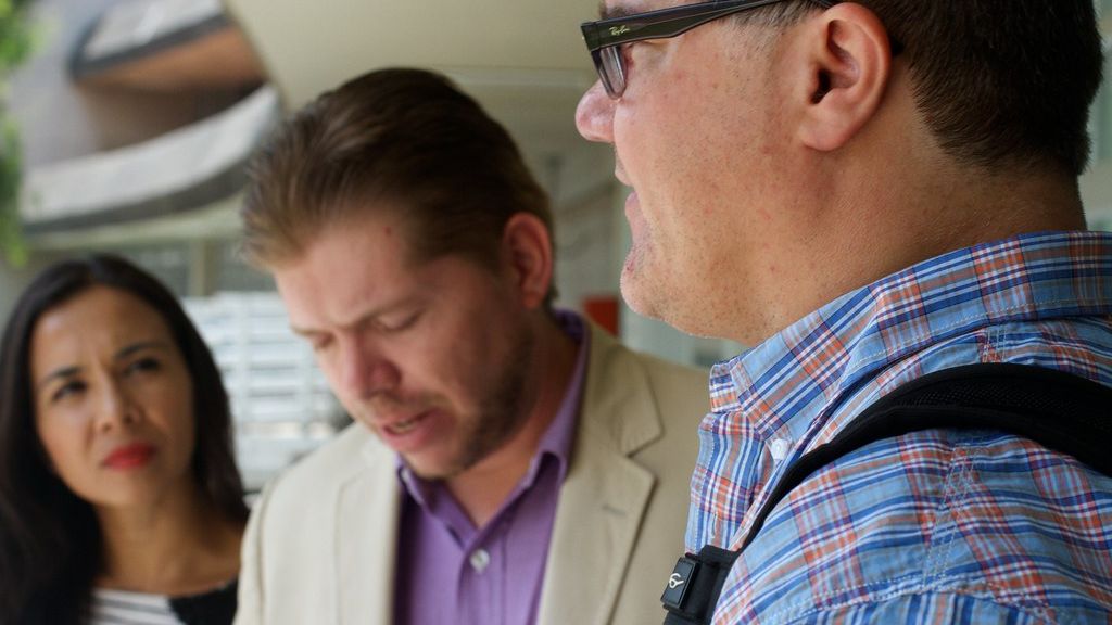 Unmasking the Manipulator: 10 Psychological Tells Someone is Lying to You