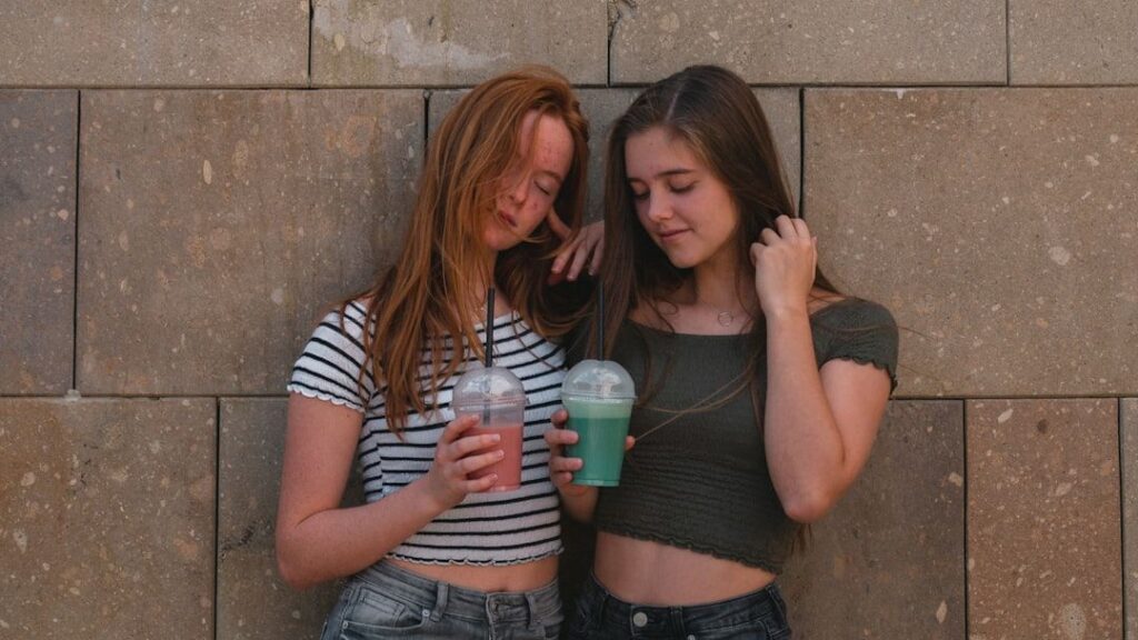 7 Sneaky Ways Your Friends Might Be Manipulating You