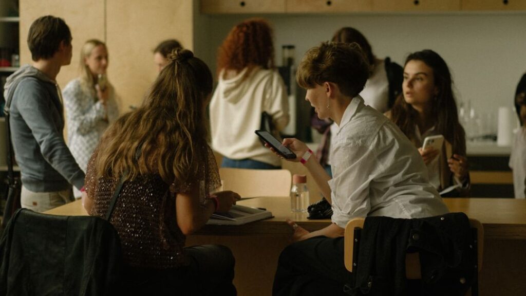 6 Most Magnetic Zodiac Signs and How They Draw People In