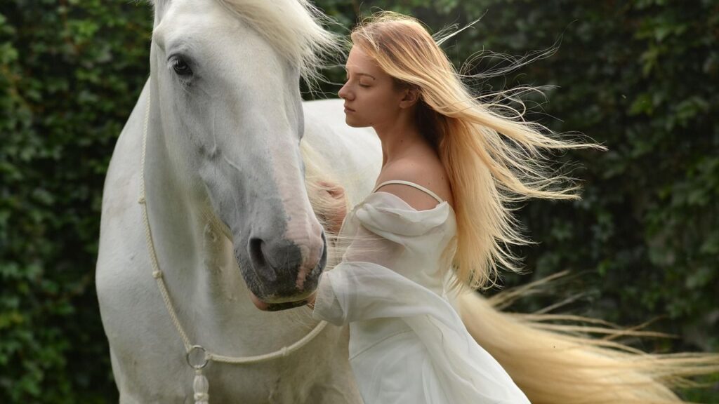 10 Subtle Signs Your Spirit Animal is Trying to Contact You