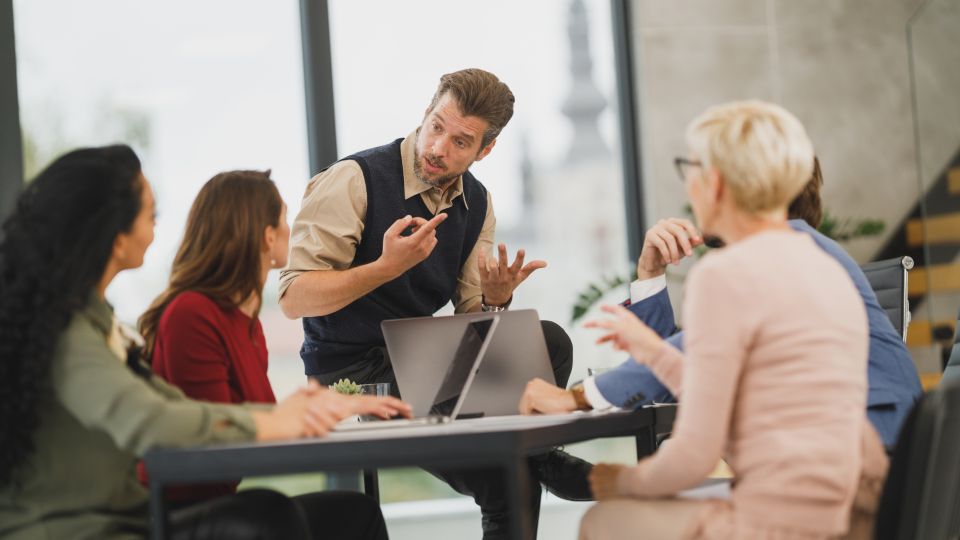 The Art of Persuasion: 5 Psychological Tricks to Influence Others Ethically