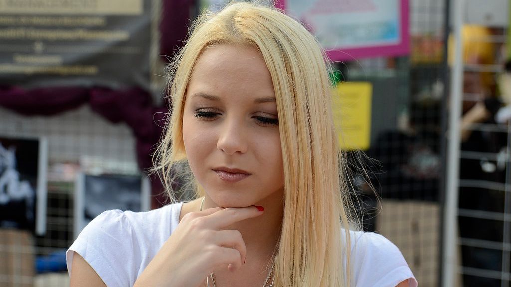 8 Signs Someone Is a Deep Thinker With Profound Insights