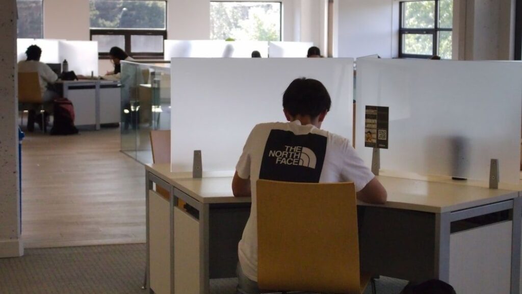 The Double-Edged Sword: 6 Traits That Can Be Both Strengths and Weaknesses