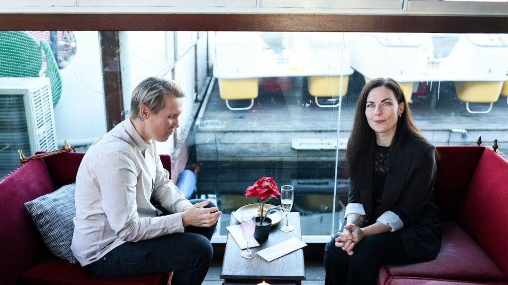 8 Ways to Spot Fake Empathy in Conversations