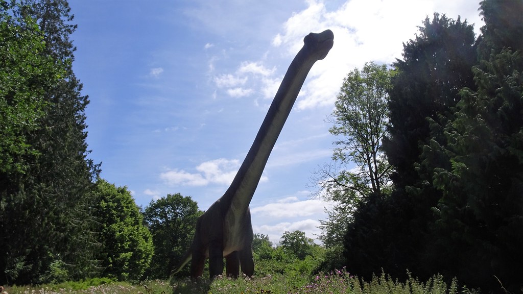 The Truth About Why Some Dinosaurs Grew So Gigantic