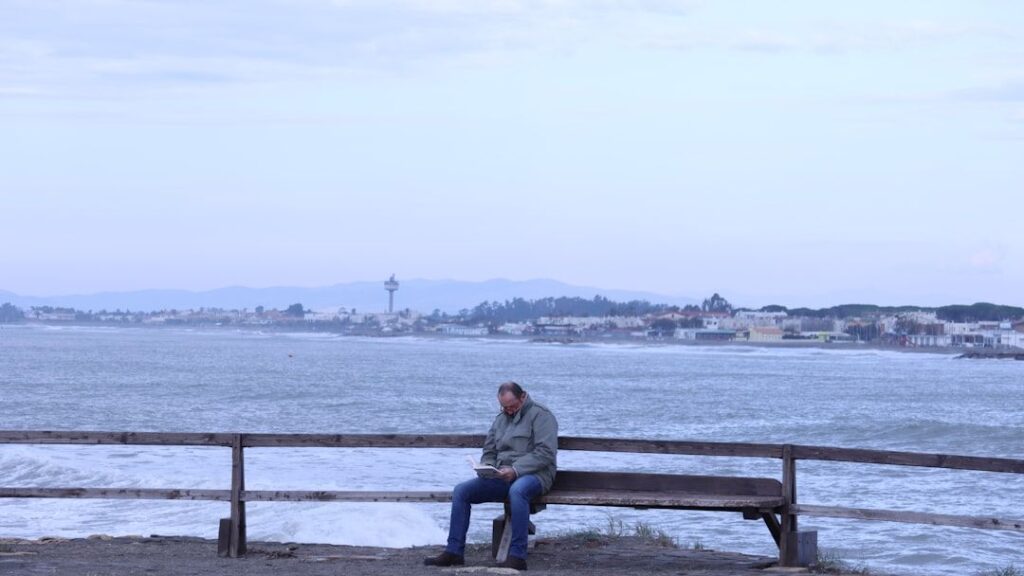 7 Subtle Habits That Reveal Someone's Ancient, Instinctual Survival Drives