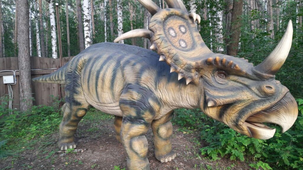 12 Little-Known Dinosaurs With Truly Bizarre and Unique Features