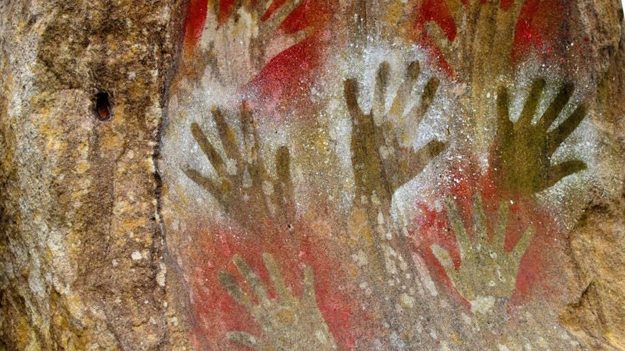 12 Hidden Gems: Discovering Ancient Art and Artifacts in US Caves