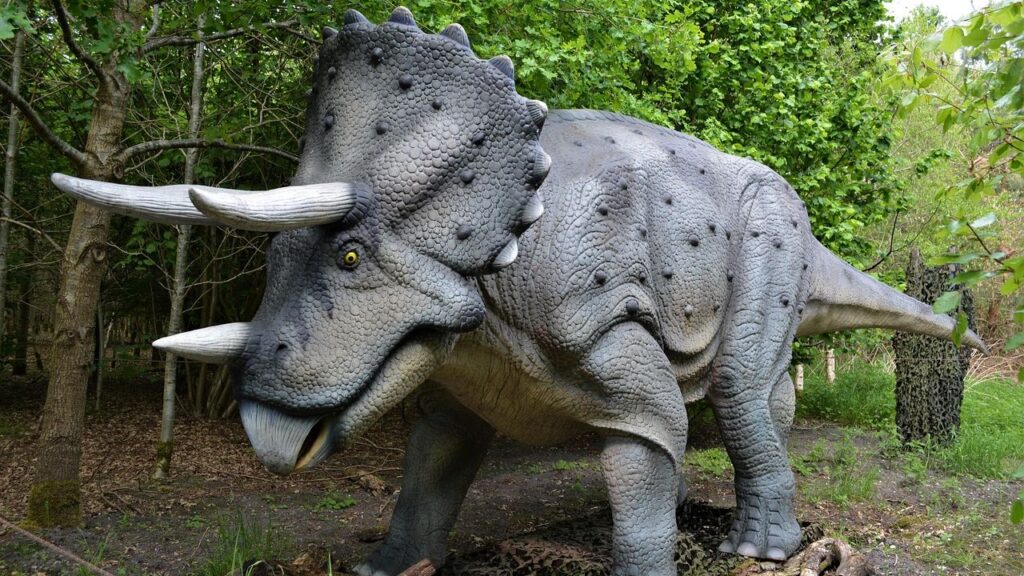 6 Dinosaur Behaviors That Mirrored Modern Animal Instincts