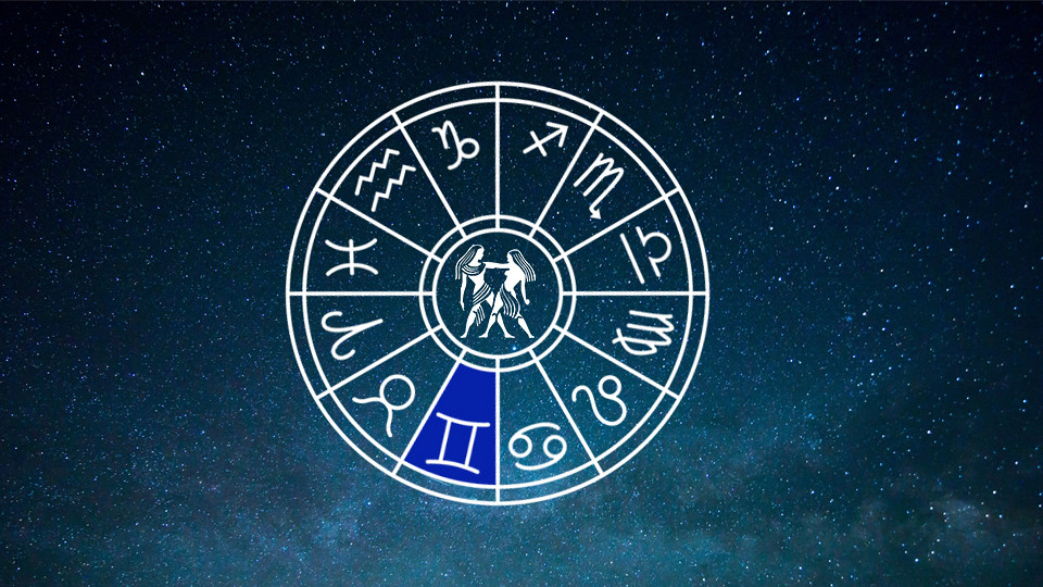 Which 6 Zodiac Signs Adapt to Change Like Earth's First Land Dwellers?