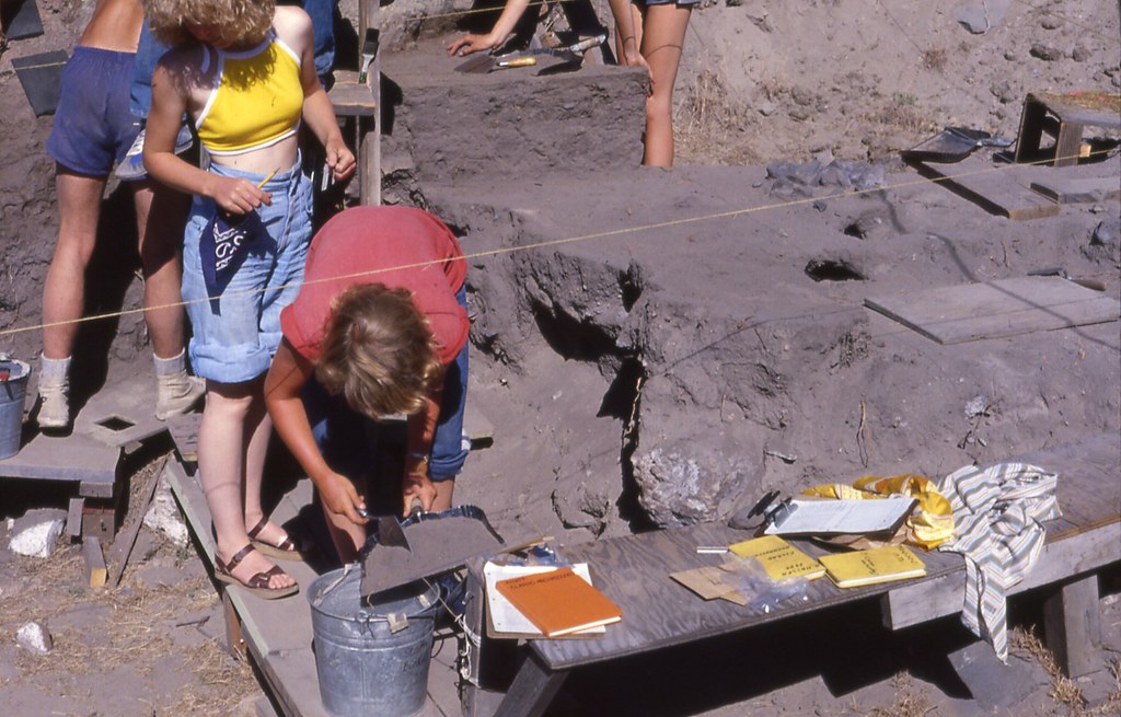 9 Untold Stories of the Brave Paleontologists Who Uncovered Giants