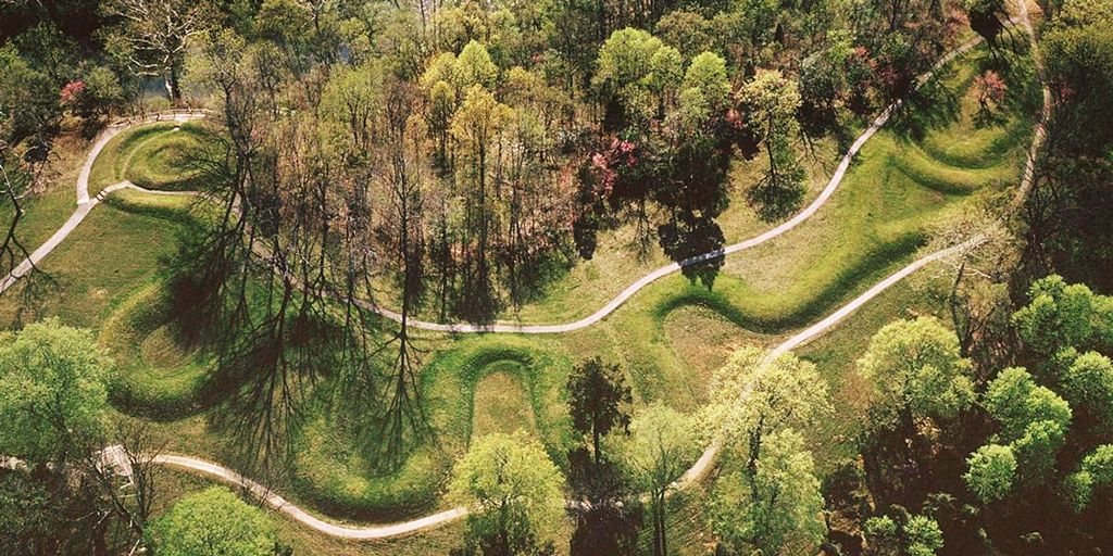 8 Fascinating Facts About Ohio's Serpent Mound Built 2000 Years Ago
