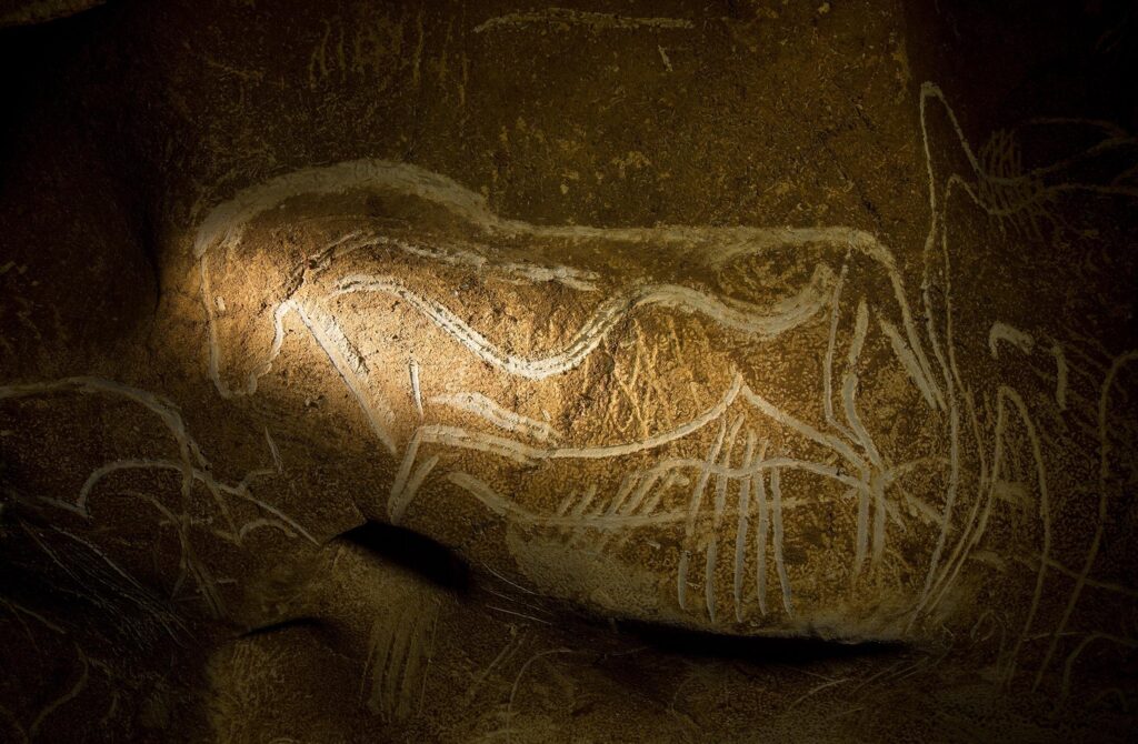 1. Mud Glyph Cave, Tennessee: Where Modern Discovery Began