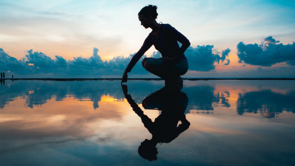 10 Behaviors That Reveal Early Human Awareness