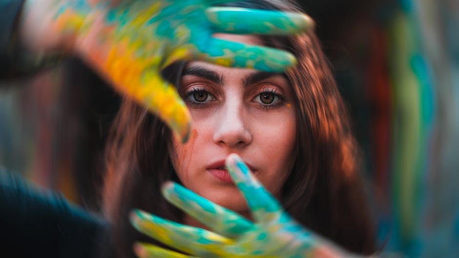5 Signs Someone Possesses a Rare and Unconventional Creative Mind