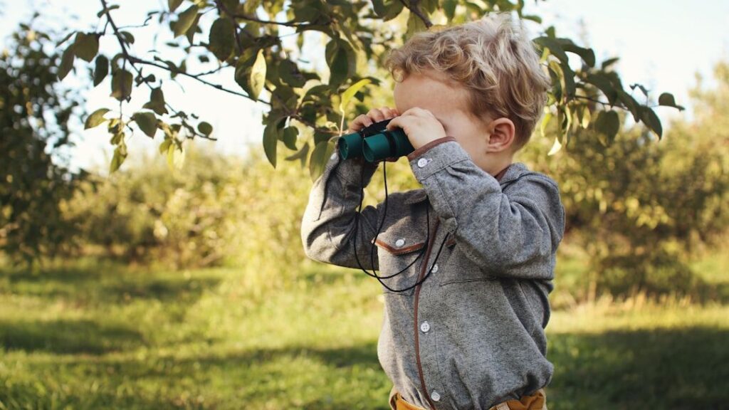 Psychology Says The Need To "See It All" Usually Comes From Childhood