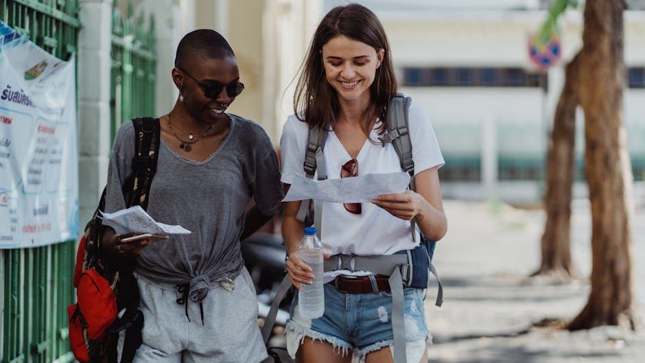Psychology Says People Who Make You Feel Safest While Traveling Tend To Do These Things