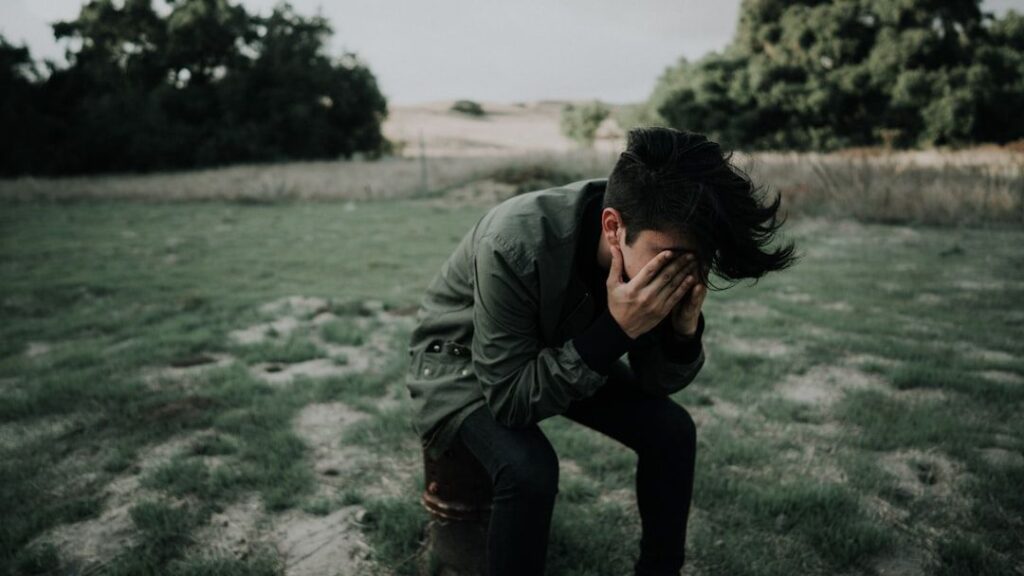 7 Emotional Habits That Quietly Push People Away