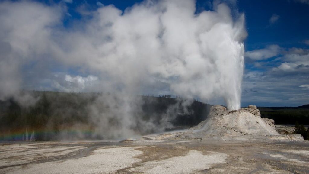 How the Yellowstone Supervolcano Could End Life Across Half of America