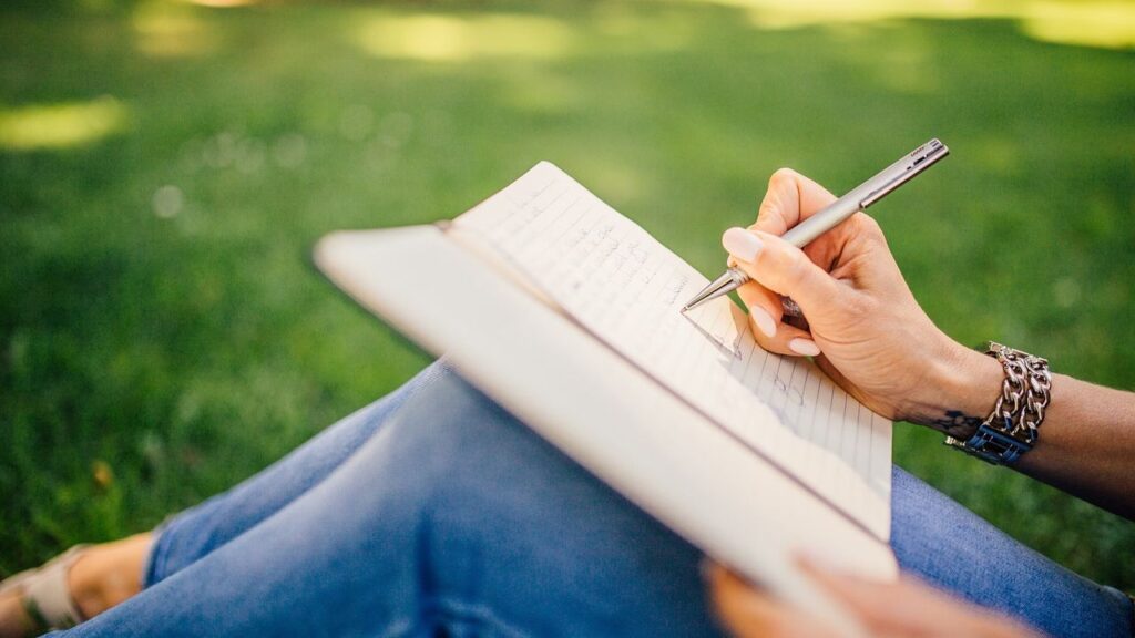Feeling Grateful Could Be the Key to a More Fulfilling Life, Research Suggests