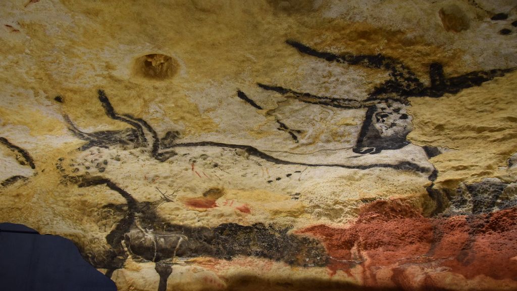 The Prehistoric Cave Art at Lascaux Is So Sophisticated It Still Baffles Modern Art Historians