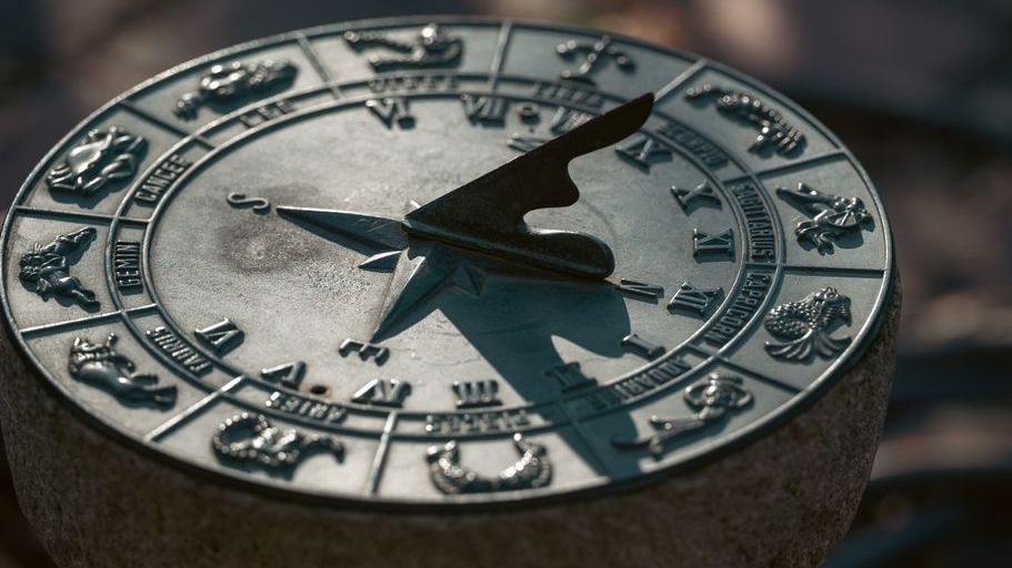 What Kind of Caveman Would You Have Been According to Your Zodiac Sign?