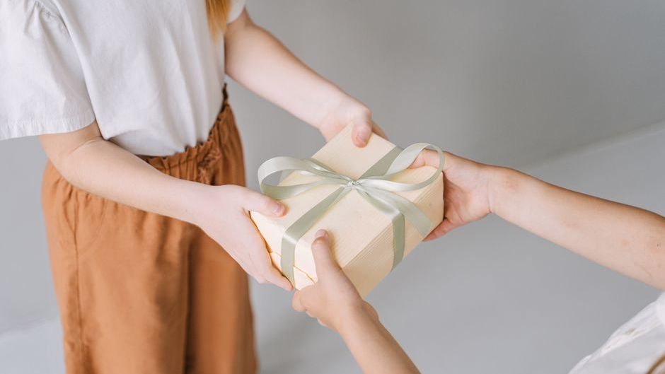 Anthropology Says Leaving Small Gifts May Be One of Humanity’s Oldest Social Behaviors - Dating Back 100,000 Years