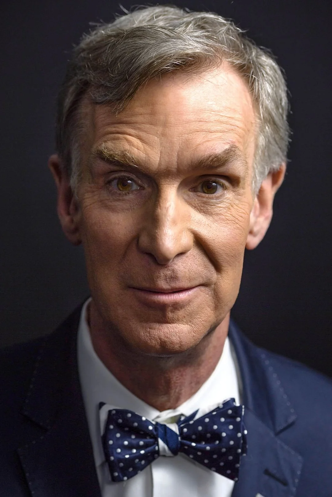 6. Bill Nye the Science Guy explaining dinosaurs in the classroom TV cart era