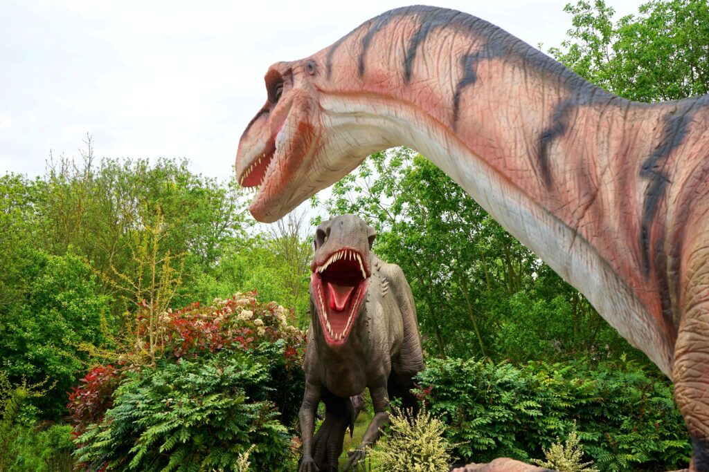 10 prehistoric creatures that actually coexisted and whose interactions were more dramatic than any film has shown