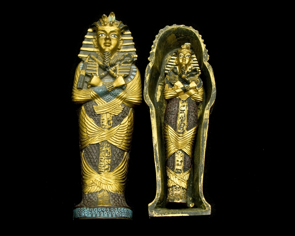 9 Objects Found in Tutankhamun's Tomb That Egyptologists Still Haven't Fully Explained